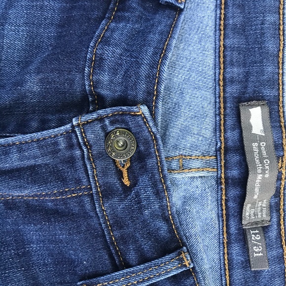 Demi Curve Levi Skinny Jeans - Picture 3 of 4